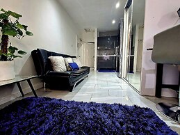 Seaside Escape - Sleeps 4 - Pets Ok - Free Parking