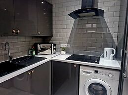 Seaside Escape - Sleeps 4 - Pets Ok - Free Parking