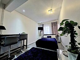 Seaside Escape - Sleeps 4 - Pets Ok - Free Parking