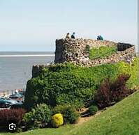 Seaside Escape - Sleeps 4 - Pets Ok - Free Parking