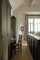 SUNYATA Resort Hotel