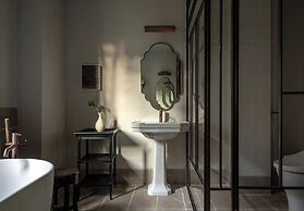 SUNYATA Resort Hotel