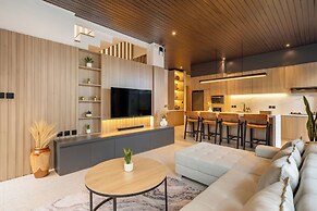 Tropical Bliss Villa 9E - 10min to Beach