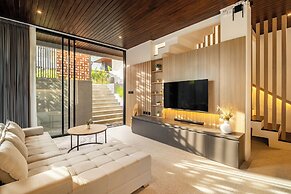 Tropical Bliss Villa 9E - 10min to Beach