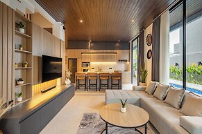 Tropical Bliss Villa 9E - 10min to Beach