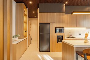 Tropical Bliss Villa 9E - 10min to Beach