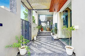 Hotel Tej Plaza Near IGI Airport Delhi