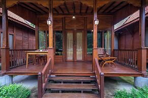 Uma Ulun Dugul by Uniquecations