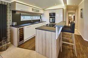 Host Stay Whistler Deluxe Lodge