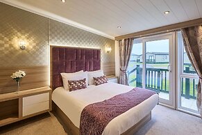 Host Stay Whistler Deluxe Lodge