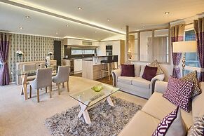 Host Stay Whistler Deluxe Lodge