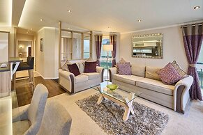 Host Stay Whistler Deluxe Lodge