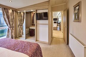 Host Stay Whistler Deluxe Lodge