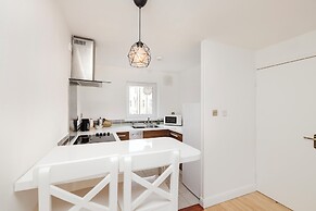 Welcoming 1BR flat near Park