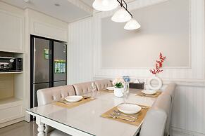 Luxury Condotel Luminous Leman