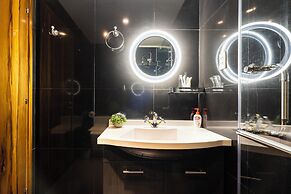 Luxury Condotel Luminous Leman