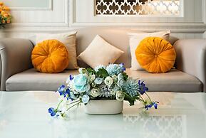 Luxury Condotel Luminous Leman