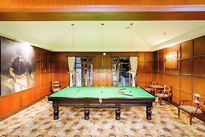 Club Mahindra Golden Landmark