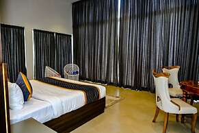 The Zims Luxor Resort