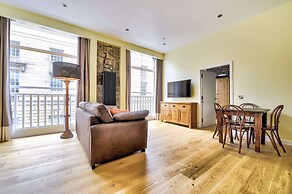Stunning flat near St. Giles' Cathedral