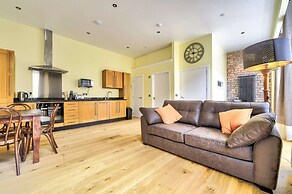 Stunning flat near St. Giles' Cathedral