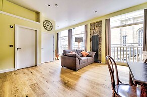 Stunning flat near St. Giles' Cathedral