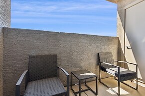 CozySuites at Zone Westgate