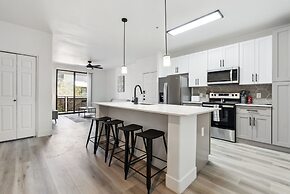 CozySuites at Zone Westgate