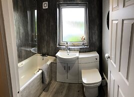 Ideal Road Trip Dunfermline Home - Free Parking