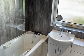 Ideal Road Trip Dunfermline Home - Free Parking