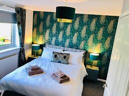 Ideal Road Trip Dunfermline Home - Free Parking