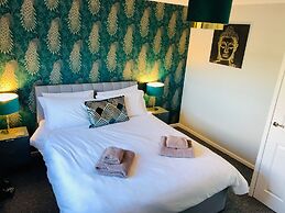 Ideal Road Trip Dunfermline Home - Free Parking