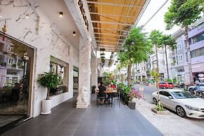 Romana Saigon Hotel Phu My Hung