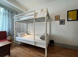 Mellow Fellow Rooms And Hostel