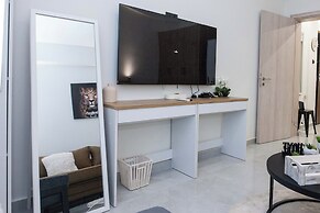 Brand New 1 Bd Apt in Trendy Kipseli