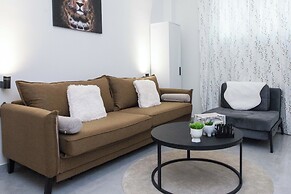 Brand New 1 Bd Apt in Trendy Kipseli