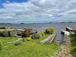 Lakeside Apartment Retreat in Oughterard Connemara