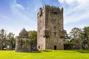 Lakeside Apartment Retreat in Oughterard Connemara