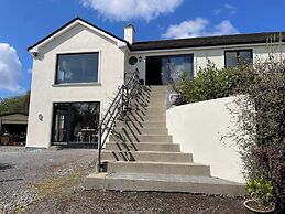 Lakeside Apartment Retreat in Oughterard Connemara