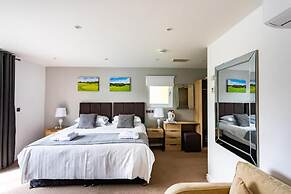 The Vale Golf and Country Club