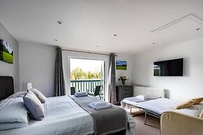 The Vale Golf and Country Club