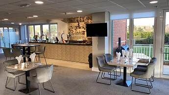 The Vale Golf and Country Club