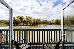 The Vale Golf and Country Club