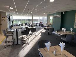 The Vale Golf and Country Club