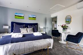 The Vale Golf and Country Club