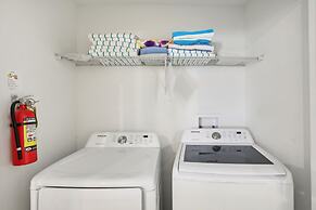 Modern 8BR Home With Private Pool and hot tub