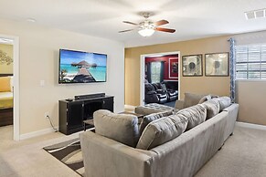 Modern 8BR Home With Private Pool and hot tub