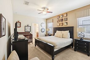 Modern 8BR Home With Private Pool and hot tub