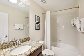 Modern 8BR Home With Private Pool and hot tub