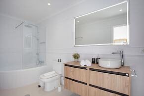 Genteel Home Royal Gardens Marbella